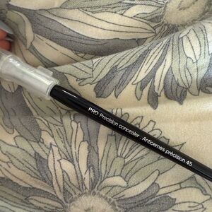 NWT Sephora Pro Precision Concealer brush #45